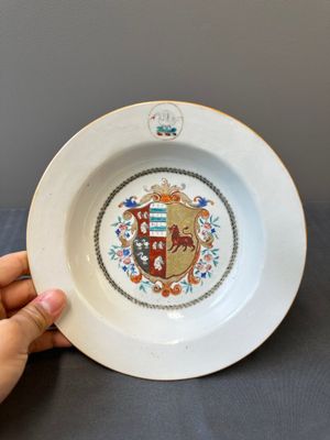 A pair of Chinese famille rose plates with the arms of Fazakerley Impaling Lutwyche for the English market, Qianlong — photo 9