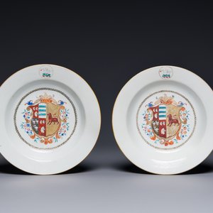 A pair of Chinese famille rose plates with the arms of Fazakerley Impaling Lutwyche for the English market, Qianlong — photo 1