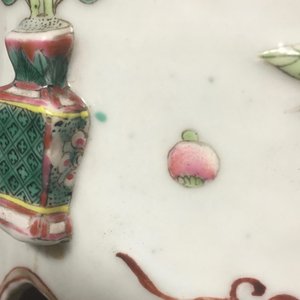 A pair of Chinese famille rose porcelain relief-moulded hat stands, 19th C. — 照片 8