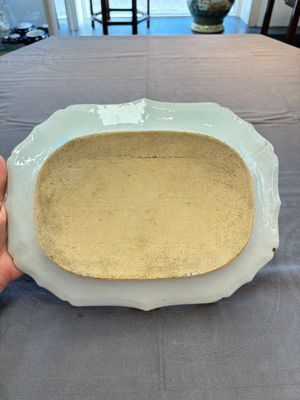A pair of Chinese famille rose 'pseudo-tobacco leaf' dishes and a saucer, Qianlong — 照片 18
