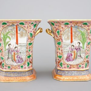 A pair of Chinese famille rose relief-decorated export porcelain bough pots, Qianlong, 18th C. — photo 3