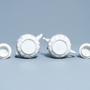 A pair of Chinese famille rose relief-decorated teapots and covers, Yongzheng — 照片 7
