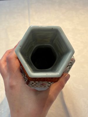 A pair of Chinese famille rose reticulated double-walled 'mandarin subject' vases, Qianlong — 照片 8