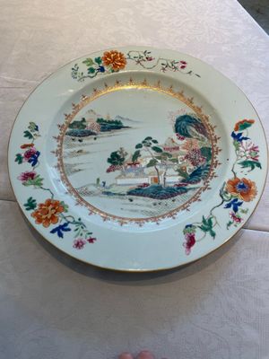 A pair of Chinese famille rose 'river landscape' dishes, Qianlong — foto 1