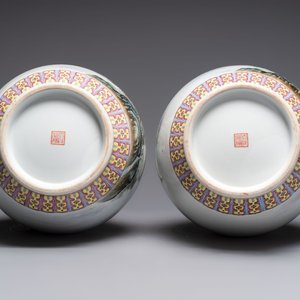 A pair of Chinese famille rose 'riverscape' vases, Qianlong mark, 20th C. — photo 6
