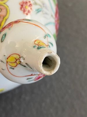 A pair of Chinese famille rose 'rooster' kendis, Qianlong — photo 9