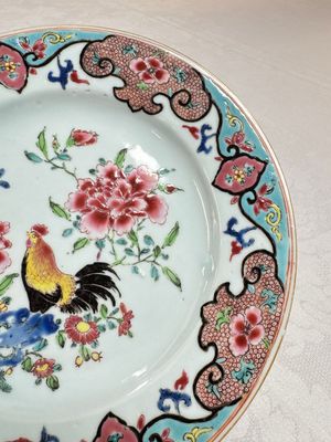 A pair of Chinese famille rose 'Rooster' plates, Qianlong — photo 12