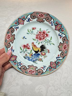 A pair of Chinese famille rose 'Rooster' plates, Qianlong — photo 9