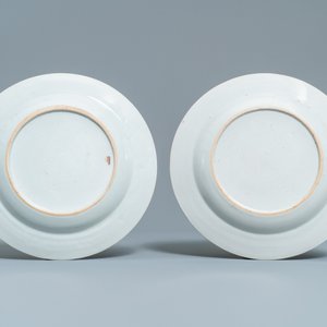 A pair of Chinese famille rose 'rooster' plates, Qianlong — 照片 2