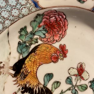 A pair of Chinese famille rose 'rooster' plates, Yongzheng — photo 4