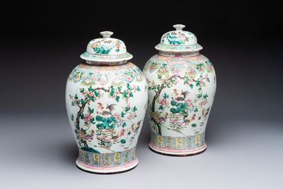 A pair of Chinese famille rose 'Roosters' vases and covers, 19th C.