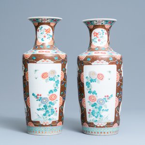 A pair of Chinese famille rose rouleau vases, 19th C. — 照片 3