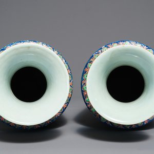 A pair of Chinese famille rose rouleau vases, 19th C. — photo 6