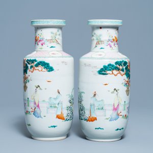 A pair of Chinese famille rose rouleau vases with immortals, 19/20th C. — photo 4