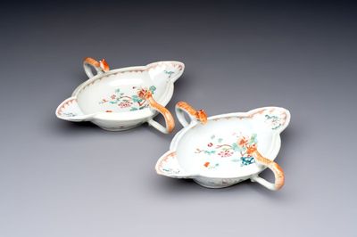 A pair of Chinese famille rose sauce boats, Qianlong