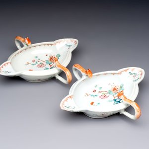 A pair of Chinese famille rose sauce boats, Qianlong — 照片 1