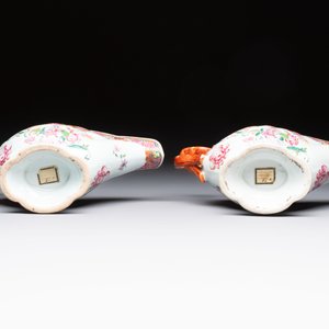 A pair of Chinese famille rose sauceboats and stands with floral design, Qianlong — foto 7