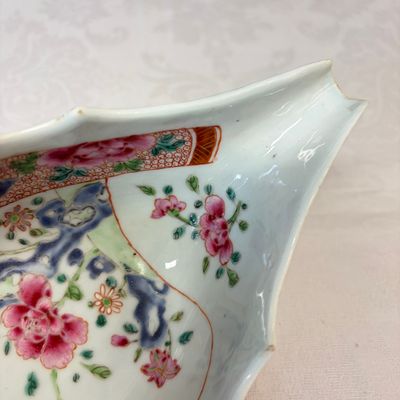 A pair of Chinese famille rose sauceboats with floral scroll design — photo 6