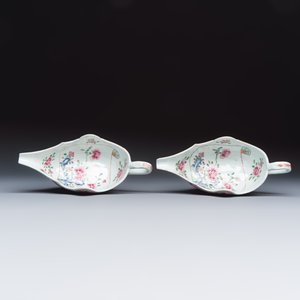 A pair of Chinese famille rose sauceboats with floral scroll design — photo 6