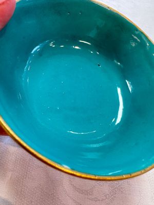A pair of Chinese famille rose sgraffiato-ground 'Zhang Guolao' bowls, Daoguang mark and of the period — foto 21