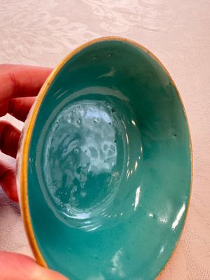 A pair of Chinese famille rose sgraffiato-ground 'Zhang Guolao' bowls, Daoguang mark and of the period — foto 22