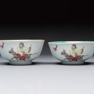 A pair of Chinese famille rose sgraffiato-ground 'Zhang Guolao' bowls, Daoguang mark and of the period — foto 2