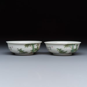 A pair of Chinese famille rose shallow bowls with birds among bamboo, and bats — 照片 5