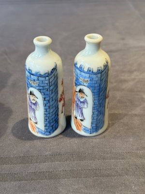 A pair of Chinese famille rose snuff bottles, Qianlong mark, 19th C. — foto 2