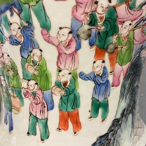 A pair of Chinese famille rose 'spring festival' vases and covers, 19th C. — photo 32
