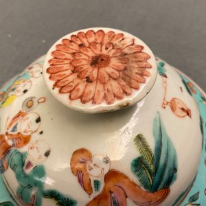 A pair of Chinese famille rose 'spring festival' vases and covers, 19th C. — photo 37