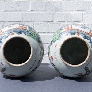 A pair of Chinese famille rose 'spring festival' vases and covers, 19th C. — photo 45
