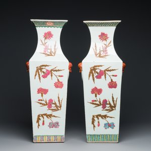 A pair of Chinese famille rose square vases with floral design, 19th C. — 照片 4