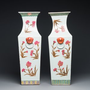 A pair of Chinese famille rose square vases with floral design, 19th C. — 照片 5