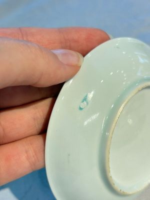 A pair of Chinese famille rose 'Taming the Tiger' saucers, Yongzheng — foto 4