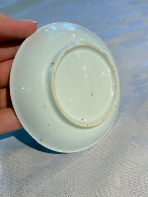 A pair of Chinese famille rose 'Taming the Tiger' saucers, Yongzheng — foto 8