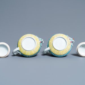 A pair of Chinese famille rose teapots and covers with applied design, Yongzheng — 照片 6