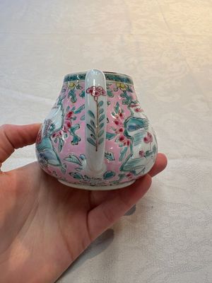 A pair of Chinese famille rose teapots and covers, Yongzheng — 照片 5
