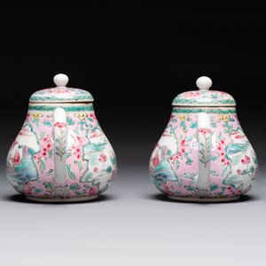 A pair of Chinese famille rose teapots and covers, Yongzheng — 照片 4