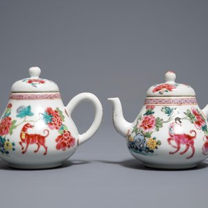 A pair of Chinese famille rose teapots with dogs, Yongzheng — 照片 2