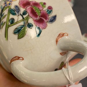 A pair of Chinese famille rose teapots with fine floral design, Yongzheng — 照片 23