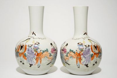 A pair of Chinese famille rose tianqiuping vases with the eight immortals, 20th C.