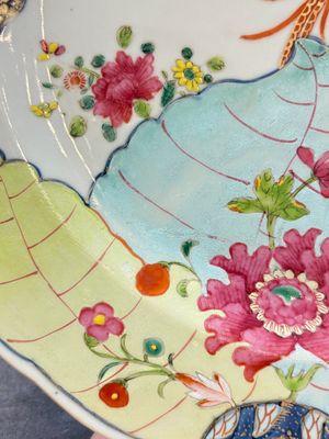 A pair of Chinese famille rose 'tobacco leaf' dishes, Qianlong — foto 13