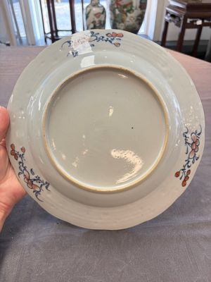 A pair of Chinese famille rose 'tobacco leaf' dishes, Qianlong — foto 14