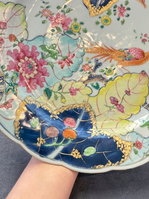 A pair of Chinese famille rose 'tobacco leaf' dishes, Qianlong — foto 2