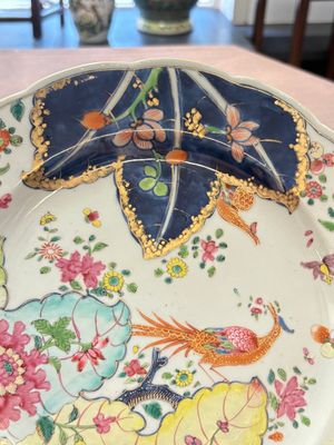 A pair of Chinese famille rose 'tobacco leaf' dishes, Qianlong — foto 4