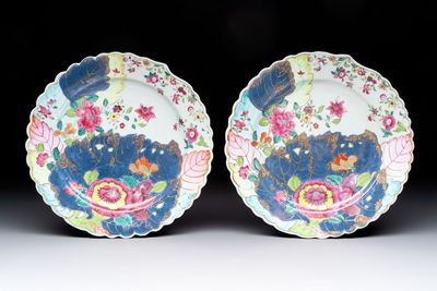 A pair of Chinese famille rose 'tobacco leaf' plates, Qianlong