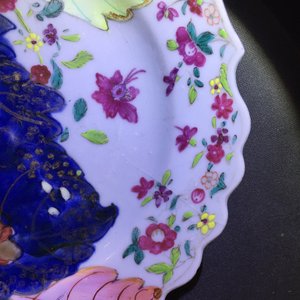A pair of Chinese famille rose tobacco leaf plates, Qianlong — photo 3
