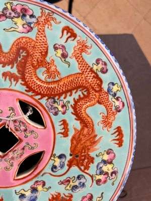 A pair of Chinese famille rose turquoise-ground 'dragon' garden seats, 20th C. — photo 12