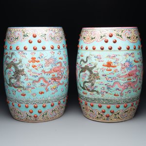 A pair of Chinese famille rose turquoise-ground 'dragon' garden seats, 20th C. — photo 4