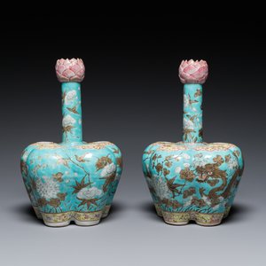 A pair of Chinese famille rose turquoise-ground flower vases with dragons, 19th C. — 照片 4